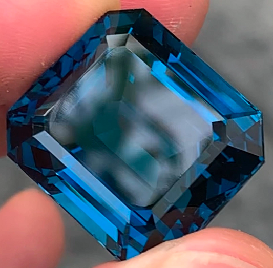 💎 Gem of the Week: London Blue Topaz